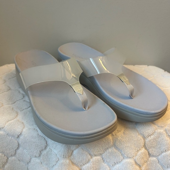 Vionic Shoes - Vionic Luminous Women's Thong Post Wedge Sandal Flip Flops Size 9 Baby Blue